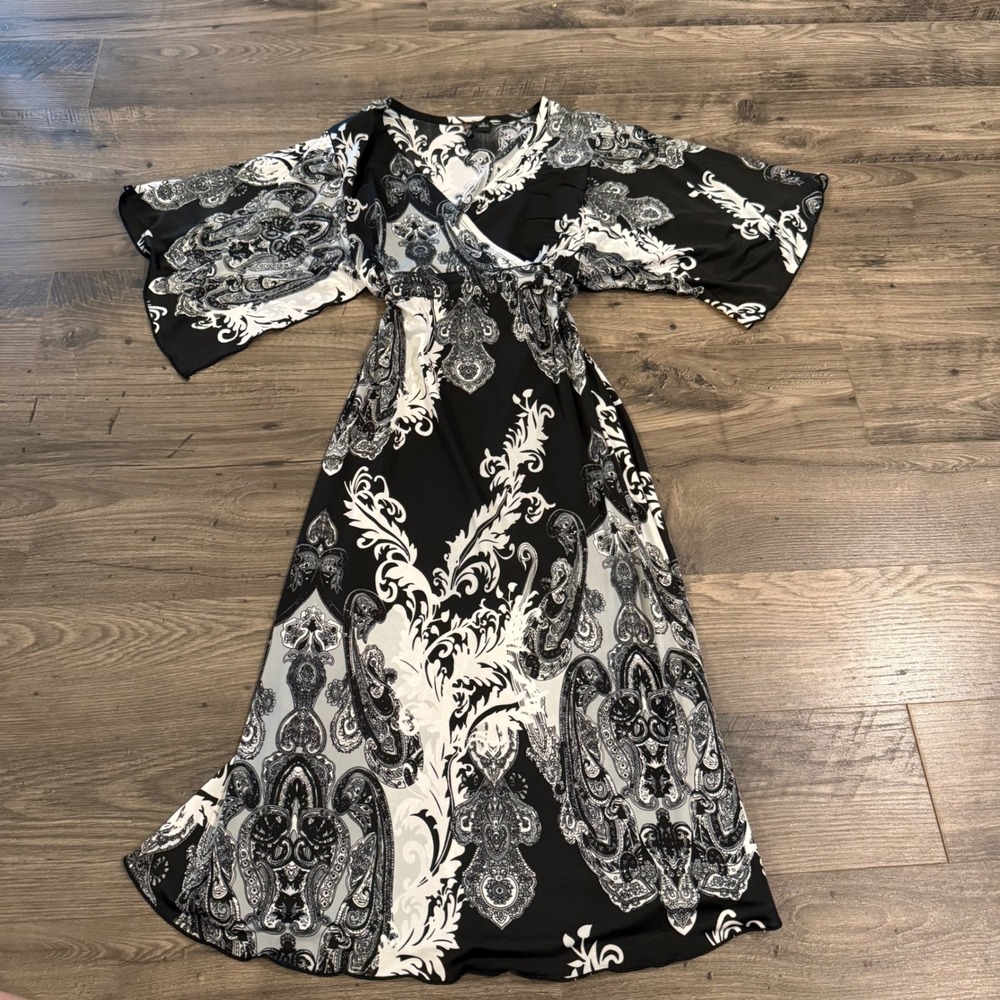 Essentials by‎ Milano Black White Paisley Kimono Sleeve Midi Dress Size Medium